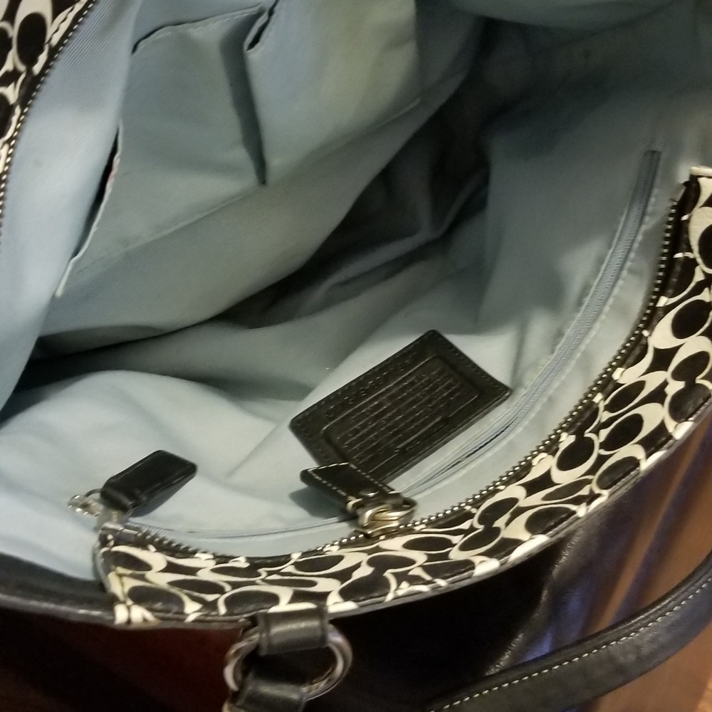 Coach Purse - Picture 4 of 7